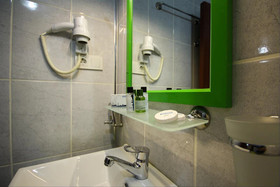 Azre Hotel