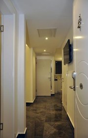 B'Guest House&Apartment