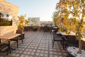 B'Guest House&Apartment