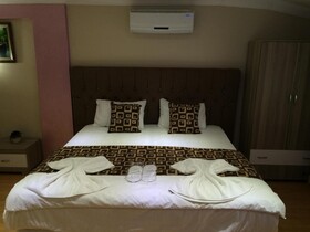 Black Bird Suite Hotel