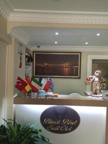 Black Bird Suite Hotel