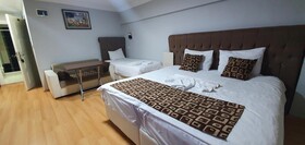 Black Bird Suite Hotel