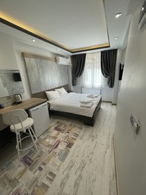 Blue Mansion Hotel