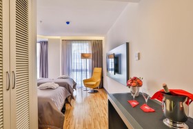 Business Life Boutique Hotel