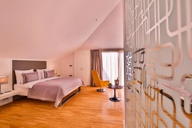 Business Life Boutique Hotel