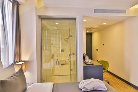 Business Life Boutique Hotel