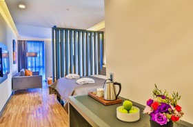 Business Life Boutique Hotel
