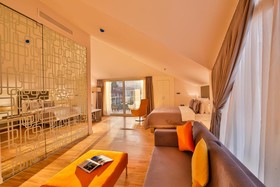 Business Life Boutique Hotel
