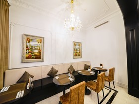 Akka Lush Hotel