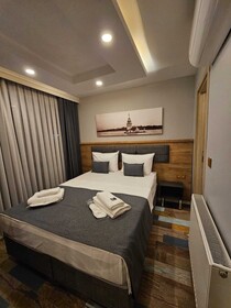 Check In Hotel