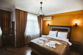 Cheers Vintage Hostel