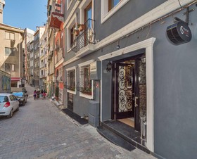 Cirrus Suites Tomtom