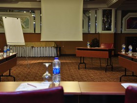 Nova Plaza Crystal Hotel