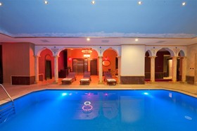 Nova Plaza Crystal Hotel