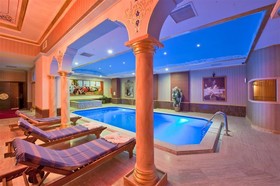 Nova Plaza Crystal Hotel