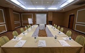 Nova Plaza Crystal Hotel