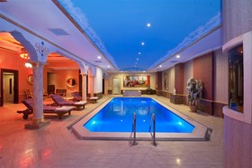 Nova Plaza Crystal Hotel