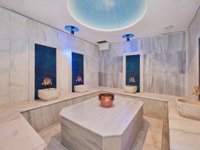 Nova Plaza Crystal Hotel