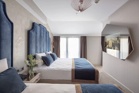 Danis Hotel