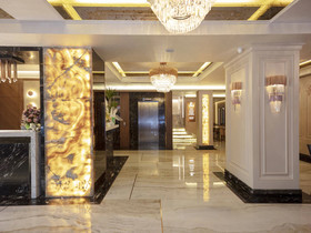 Danis Hotel