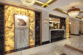 Danis Hotel