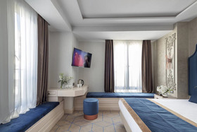 Danis Hotel