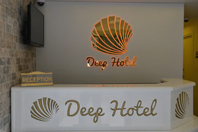 Deep Hotel