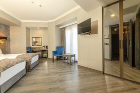 Demiray Hotel