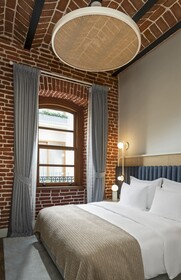 Ecole St. Pierre Hotel