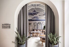 Ecole St. Pierre Hotel