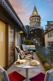 Ecole St. Pierre Hotel