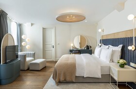 Ecole St. Pierre Hotel
