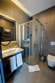 Educity Suit & Hotels