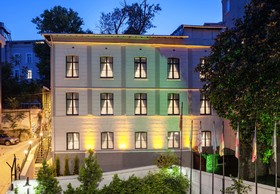 Element Garden Hotel