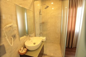 Ferman Pera Hotel
