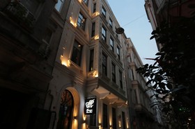 Ferman Pera Hotel