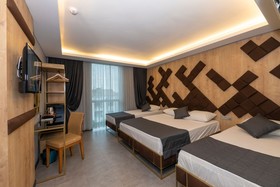 Fly And Stay Airport Hotel