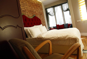 Frida Suites And Aparts