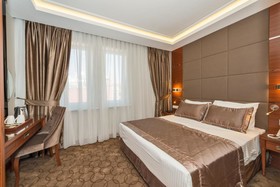 Glorious Hotel