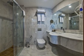 Glorious Hotel