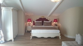 Glorious Hotel