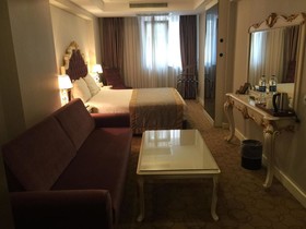 Glorious Hotel
