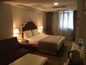 Glorious Hotel