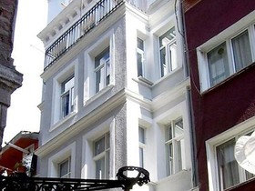 Godzilla Hostel Istanbul