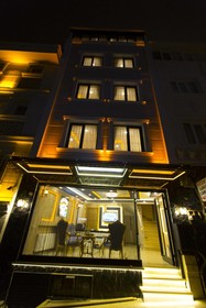 Oasis Suites Old City