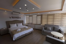 Oasis Suites Old City