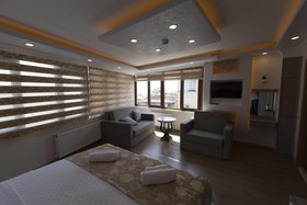 Oasis Suites Old City