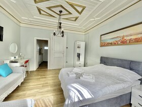 Golden Home