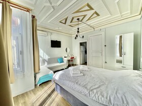 Golden Home
