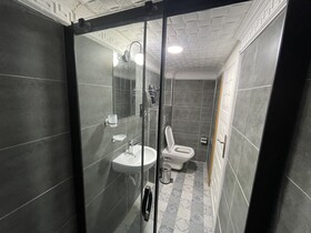 Golden Metro Boutique